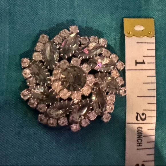 Gorgeous VTG Silver and Gray jeweled Brooch - Picture 3 of 4